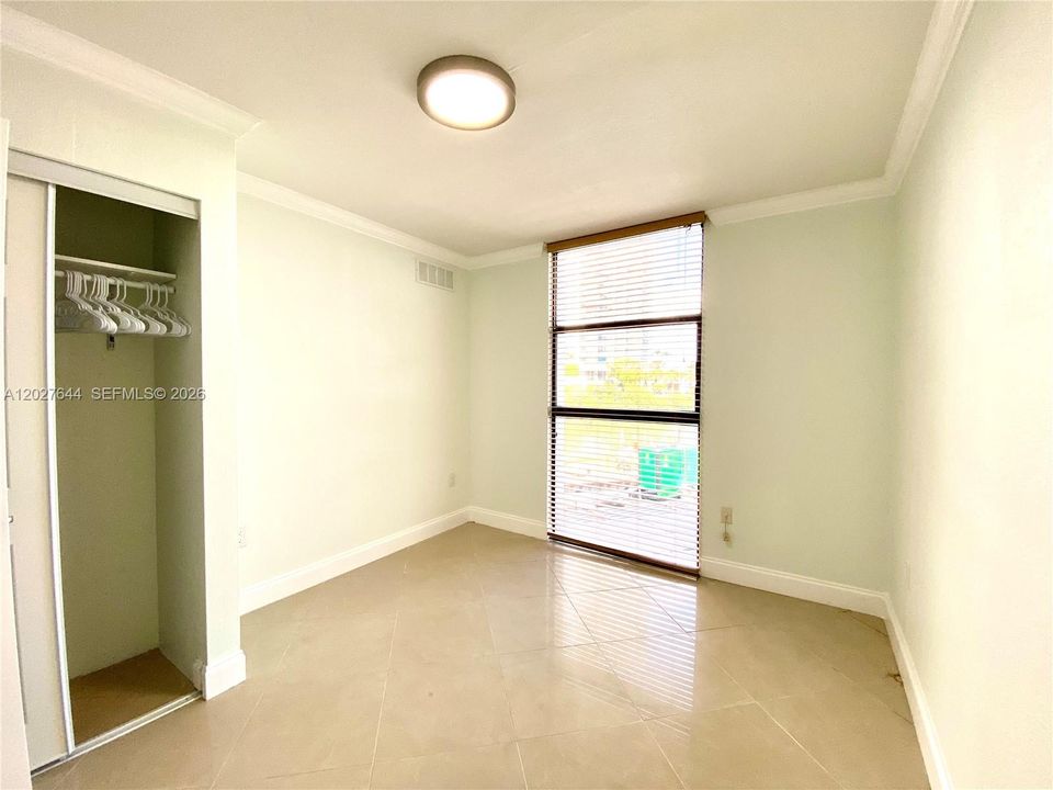 В аренду: $2,300 (2 спален, 1 ванн, 922 Квадратных фут)