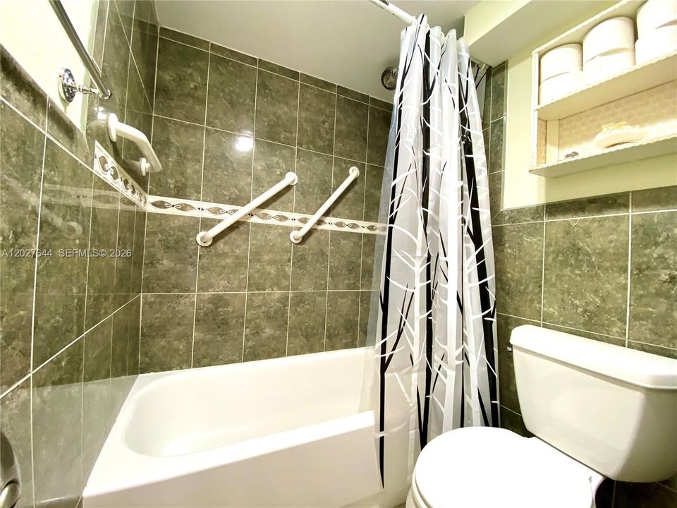 В аренду: $2,300 (2 спален, 1 ванн, 922 Квадратных фут)