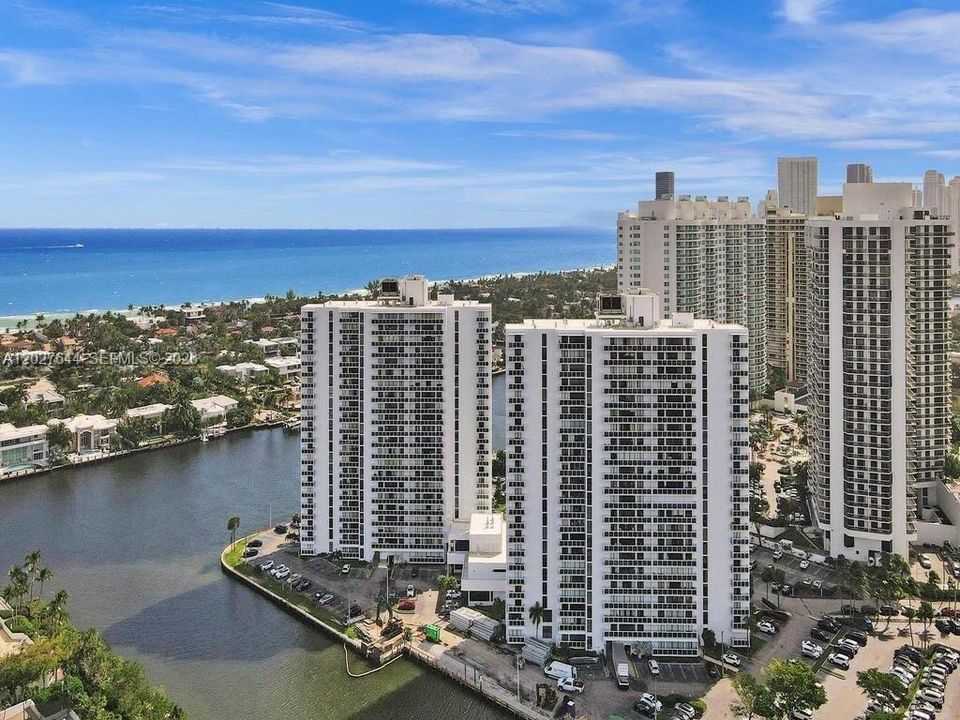 В аренду: $2,300 (2 спален, 1 ванн, 922 Квадратных фут)