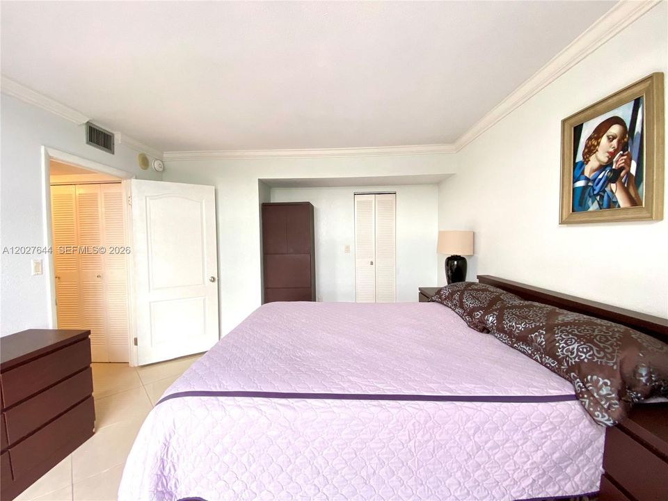 В аренду: $2,300 (2 спален, 1 ванн, 922 Квадратных фут)