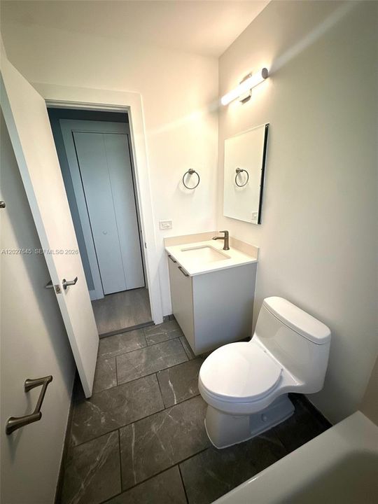For Rent: $2,150 (1 beds, 1 baths, 8850 Square Feet)