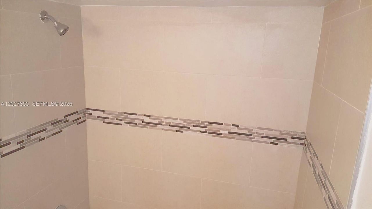 В аренду: $2,400 (2 спален, 1 ванн, 1097 Квадратных фут)