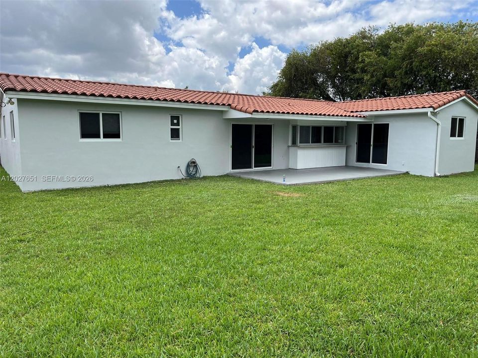Active With Contract: $850,000 (3 beds, 2 baths, 1714 Square Feet)