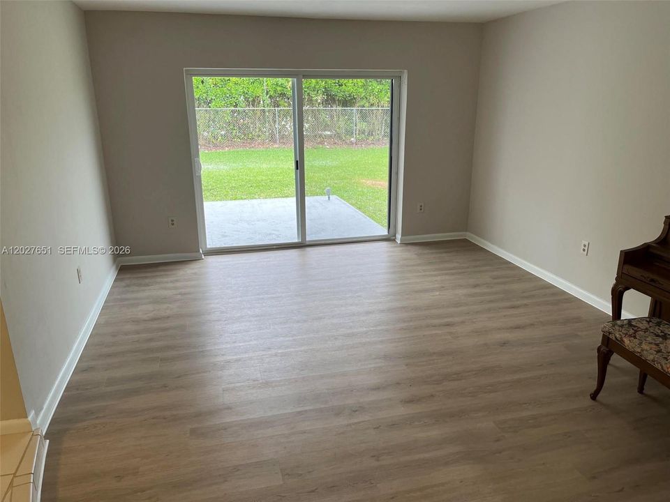 Active With Contract: $850,000 (3 beds, 2 baths, 1714 Square Feet)
