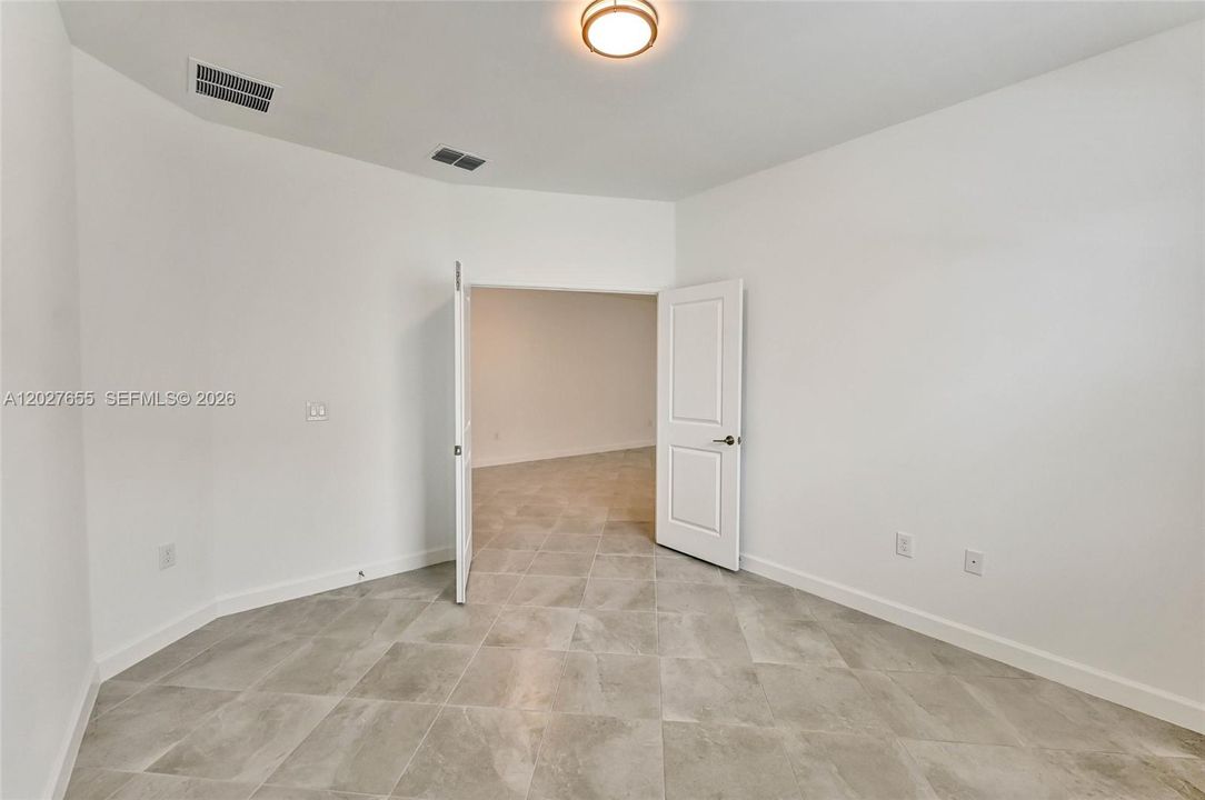 For Rent: $2,000 (3 beds, 2 baths, 2154 Square Feet)