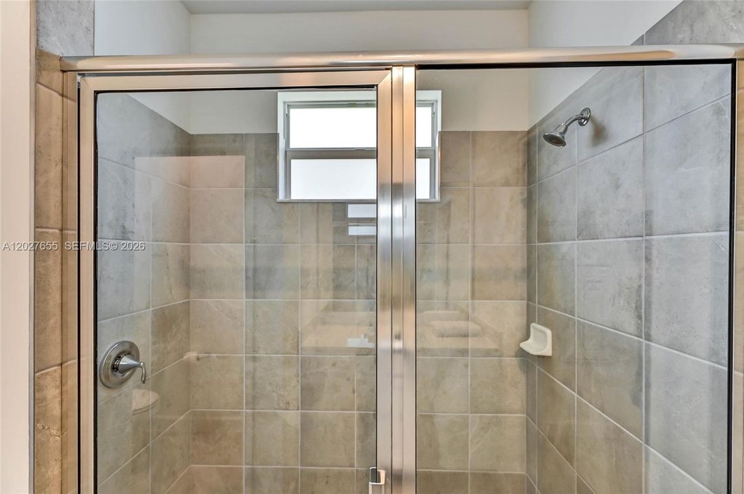For Rent: $2,000 (3 beds, 2 baths, 2154 Square Feet)