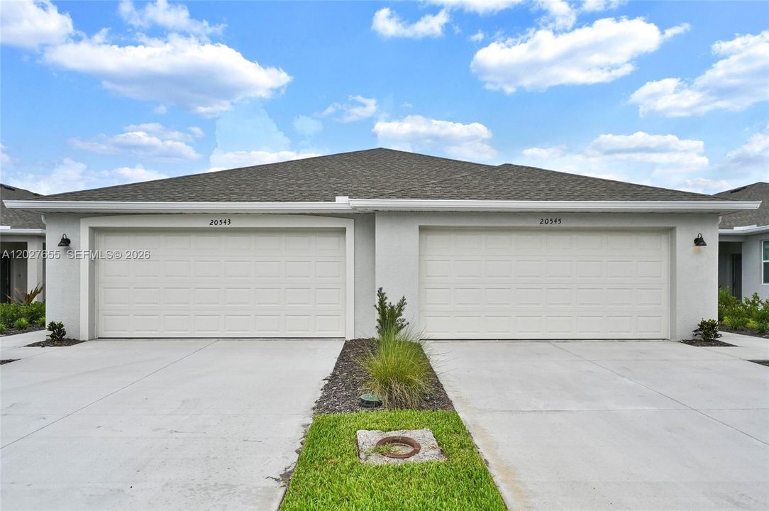 For Rent: $2,000 (3 beds, 2 baths, 2154 Square Feet)