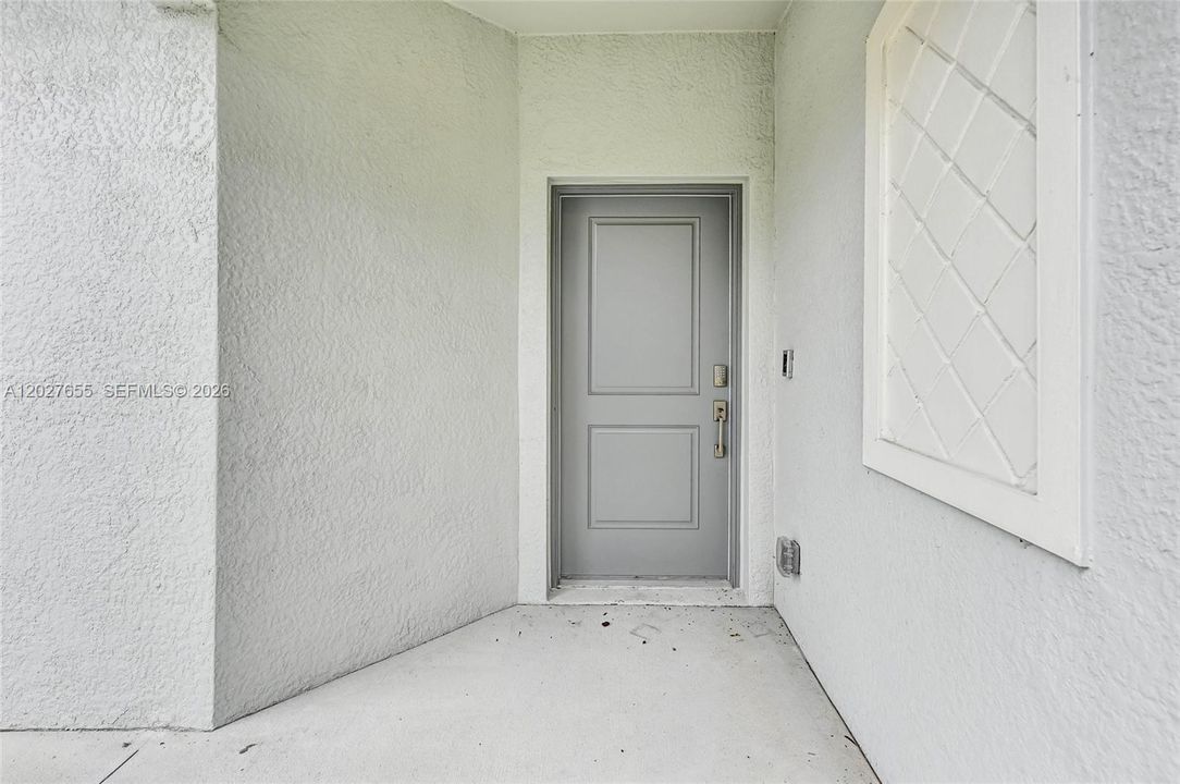 For Rent: $2,000 (3 beds, 2 baths, 2154 Square Feet)