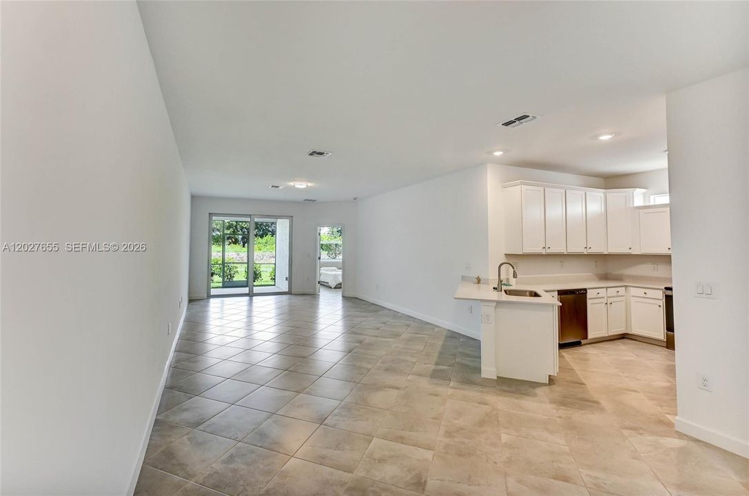 For Rent: $2,000 (3 beds, 2 baths, 2154 Square Feet)