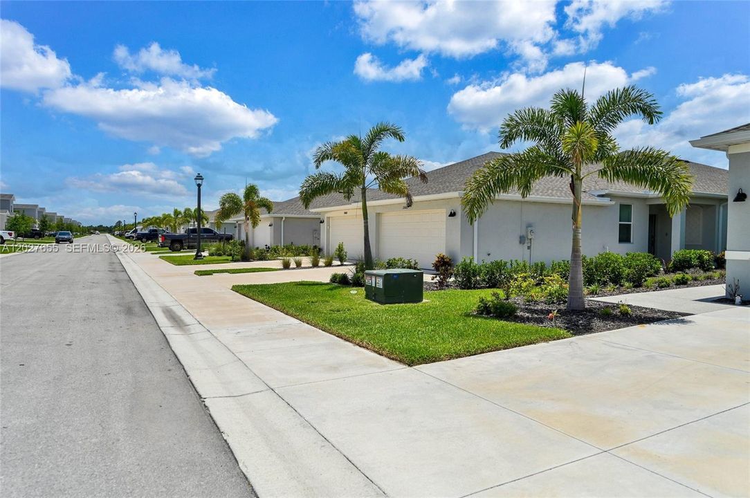 For Rent: $2,000 (3 beds, 2 baths, 2154 Square Feet)