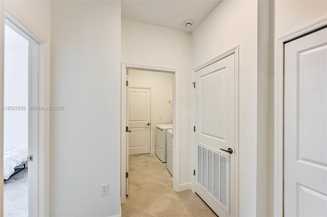 For Rent: $2,000 (3 beds, 2 baths, 2154 Square Feet)