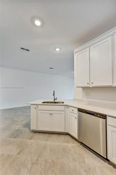 For Rent: $2,000 (3 beds, 2 baths, 2154 Square Feet)