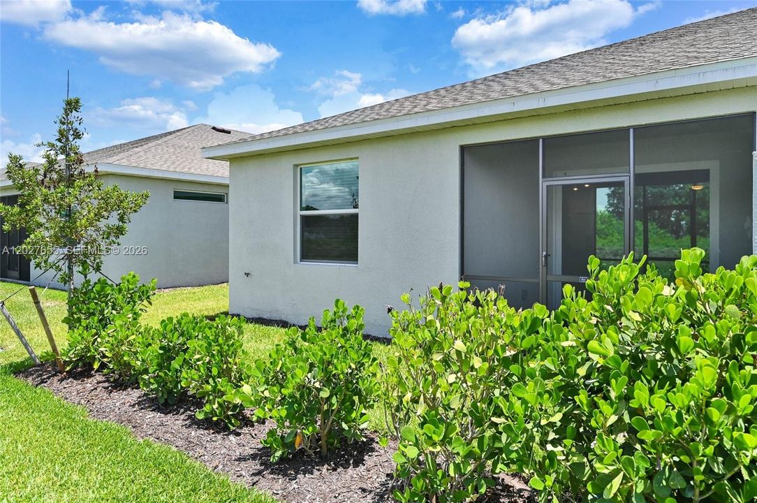 For Rent: $2,000 (3 beds, 2 baths, 2154 Square Feet)
