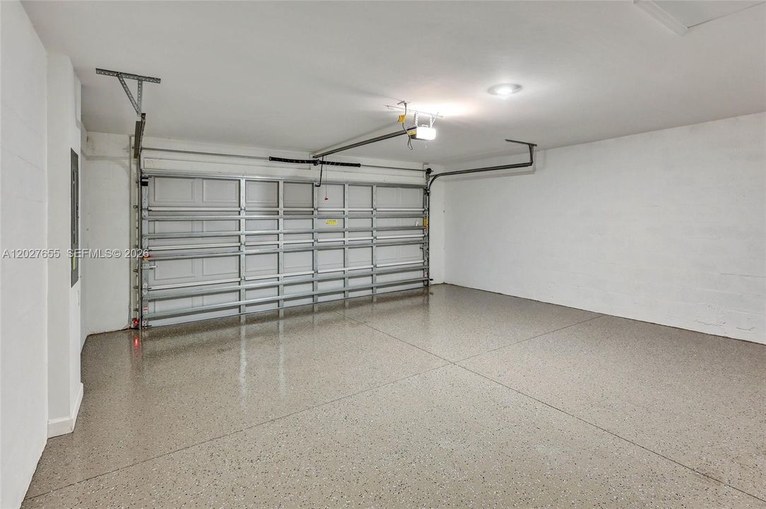 For Rent: $2,000 (3 beds, 2 baths, 2154 Square Feet)