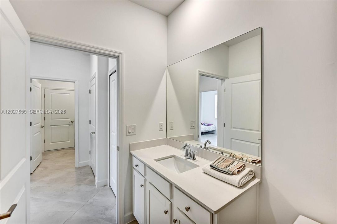For Rent: $2,000 (3 beds, 2 baths, 2154 Square Feet)