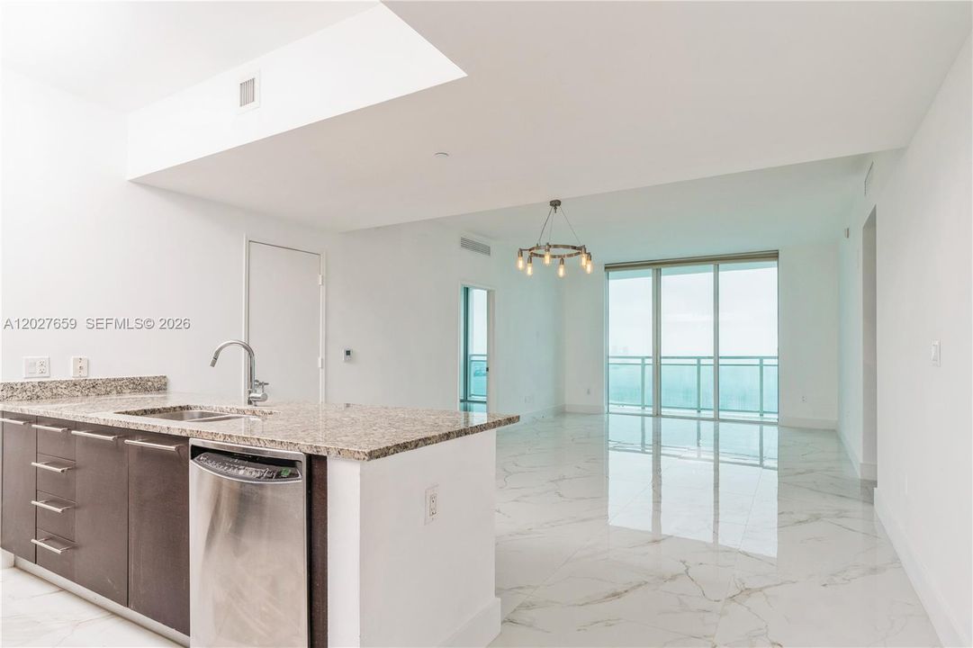 For Rent: $5,300 (2 beds, 2 baths, 1113 Square Feet)