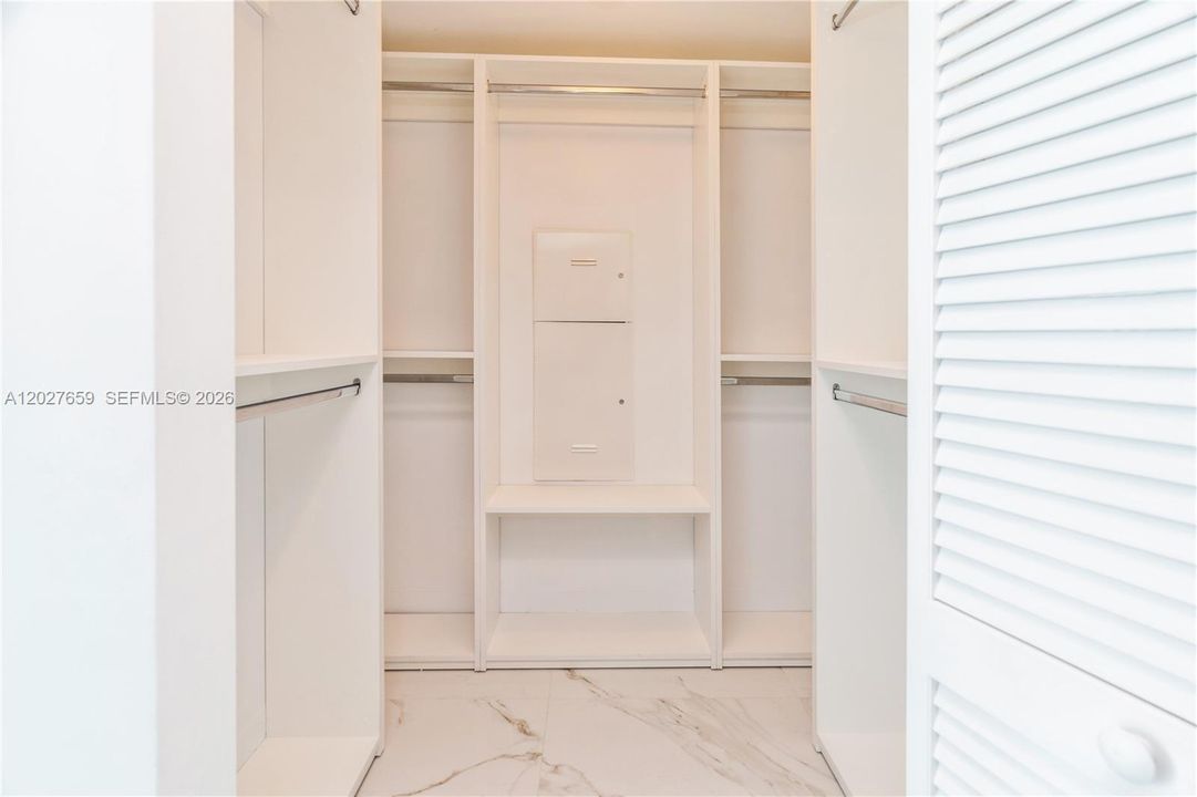 For Rent: $5,300 (2 beds, 2 baths, 1113 Square Feet)