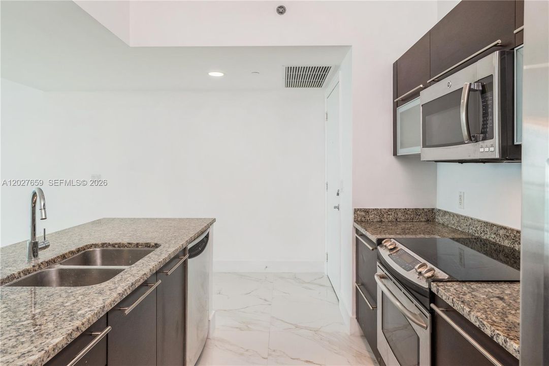 For Rent: $5,300 (2 beds, 2 baths, 1113 Square Feet)