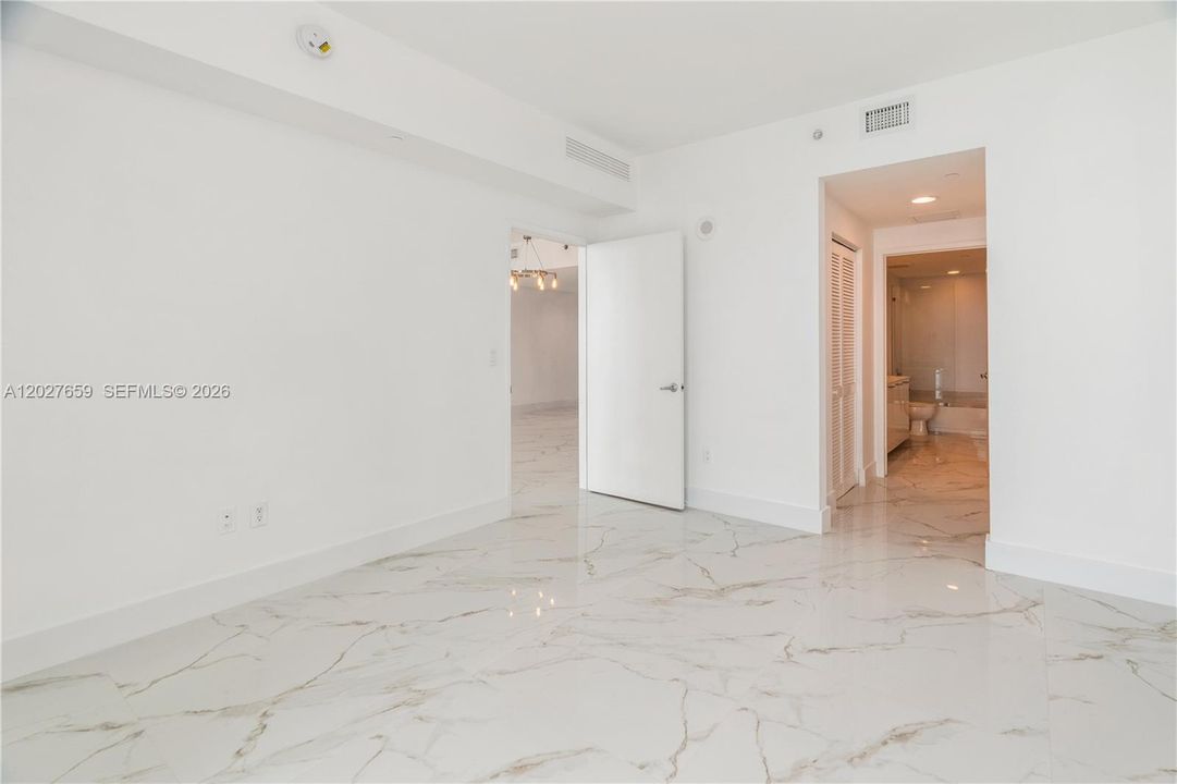 For Rent: $5,300 (2 beds, 2 baths, 1113 Square Feet)