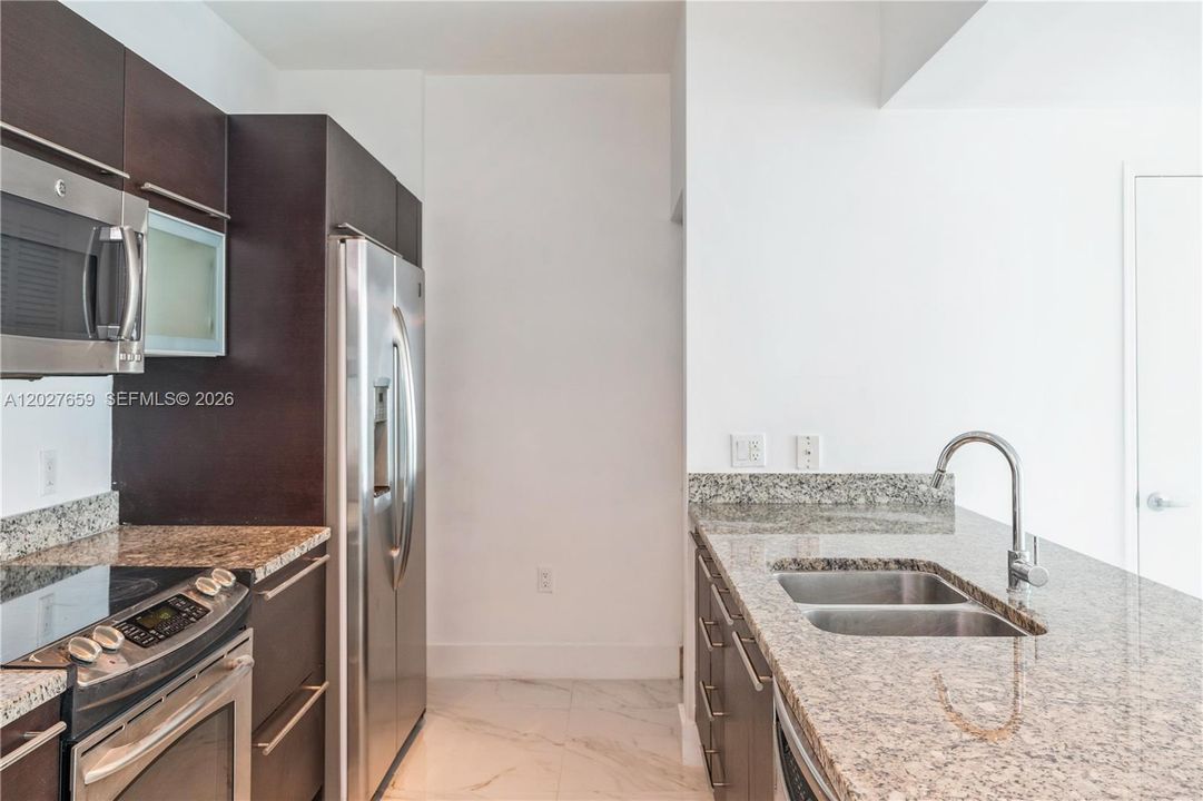 For Rent: $5,300 (2 beds, 2 baths, 1113 Square Feet)