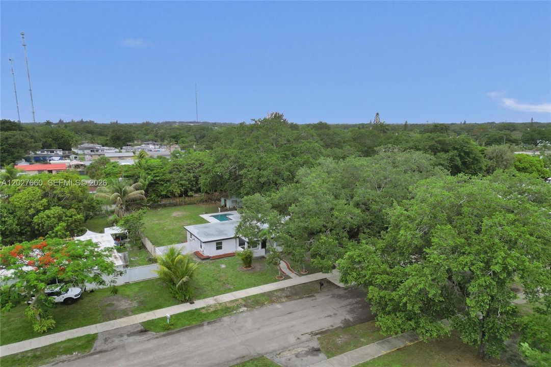 Vendido Recientemente: $539,000 (4 camas, 2 baños, 1488 Pies cuadrados)