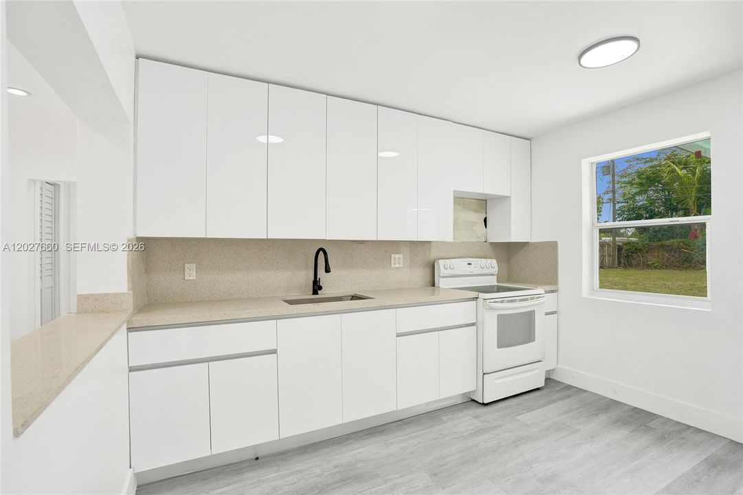 Vendido Recientemente: $539,000 (4 camas, 2 baños, 1488 Pies cuadrados)