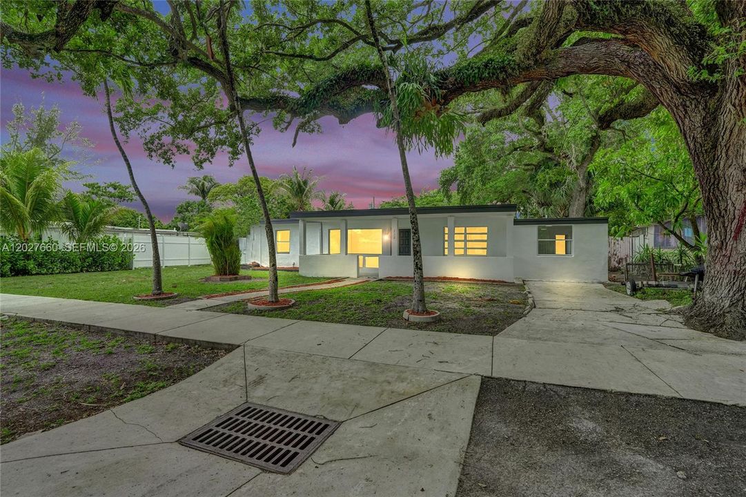 Vendido Recientemente: $539,000 (4 camas, 2 baños, 1488 Pies cuadrados)