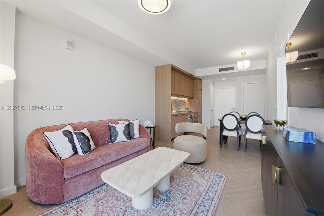 For Sale: $820,000 (1 beds, 1 baths, 720 Square Feet)