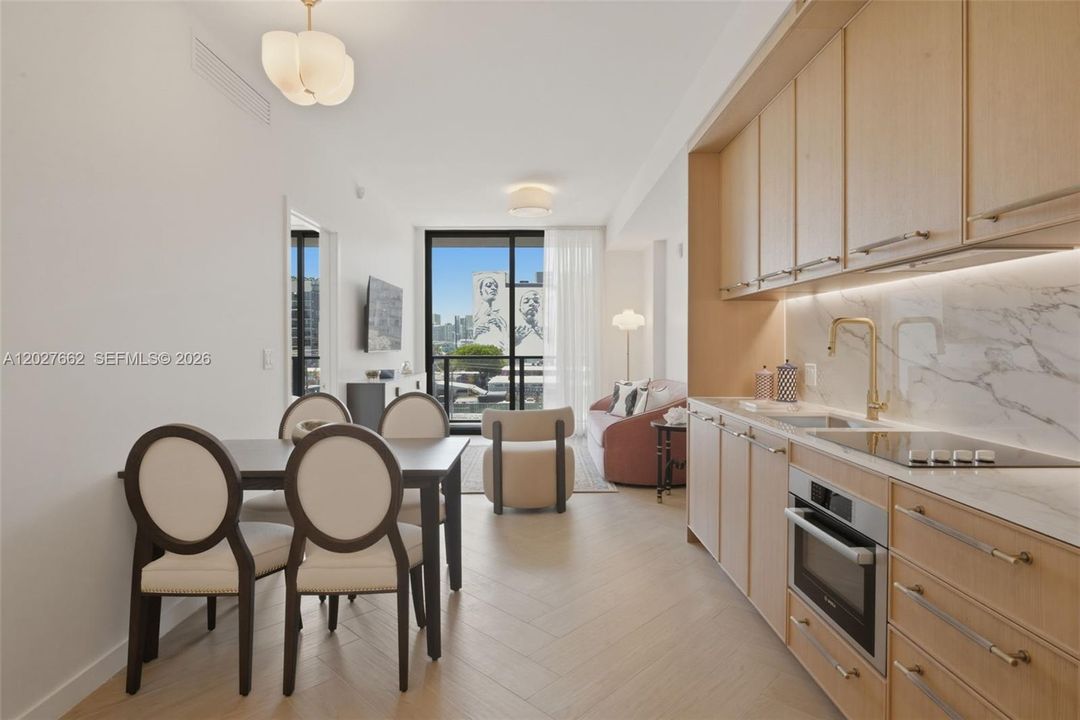 For Sale: $820,000 (1 beds, 1 baths, 720 Square Feet)