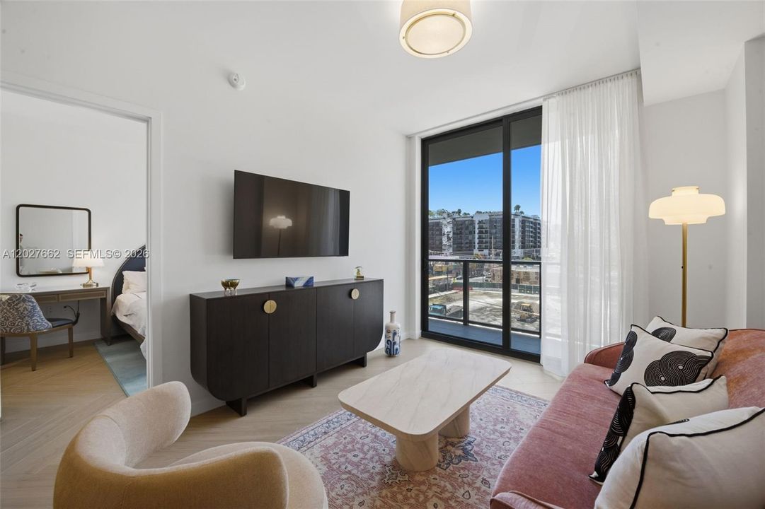 For Sale: $820,000 (1 beds, 1 baths, 720 Square Feet)