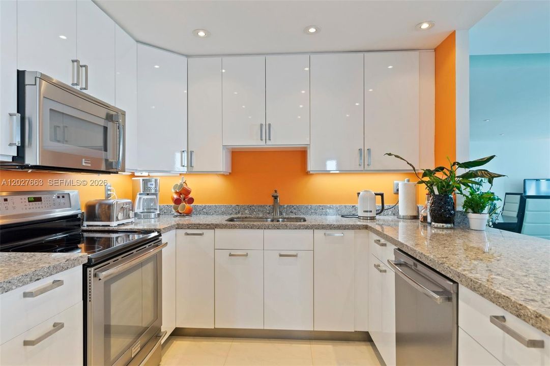 For Rent: $13,000 (2 beds, 2 baths, 1480 Square Feet)