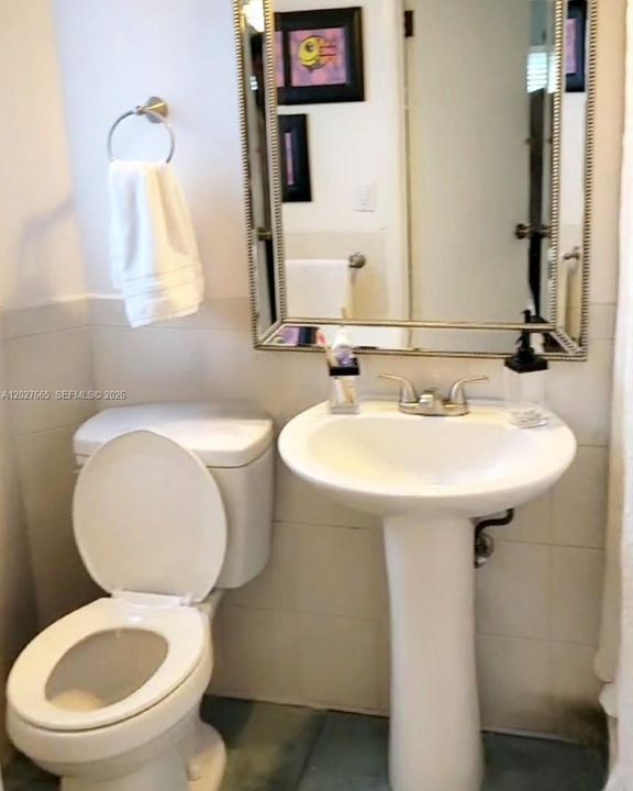 For Rent: $5,200 (3 beds, 3 baths, 1779 Square Feet)
