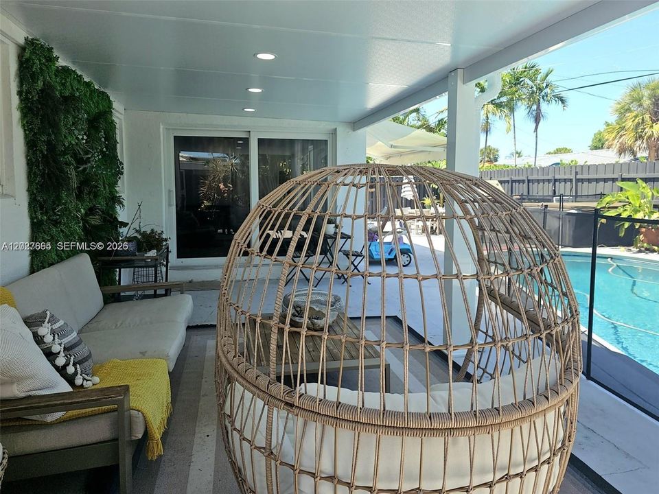 For Rent: $5,200 (3 beds, 3 baths, 1779 Square Feet)
