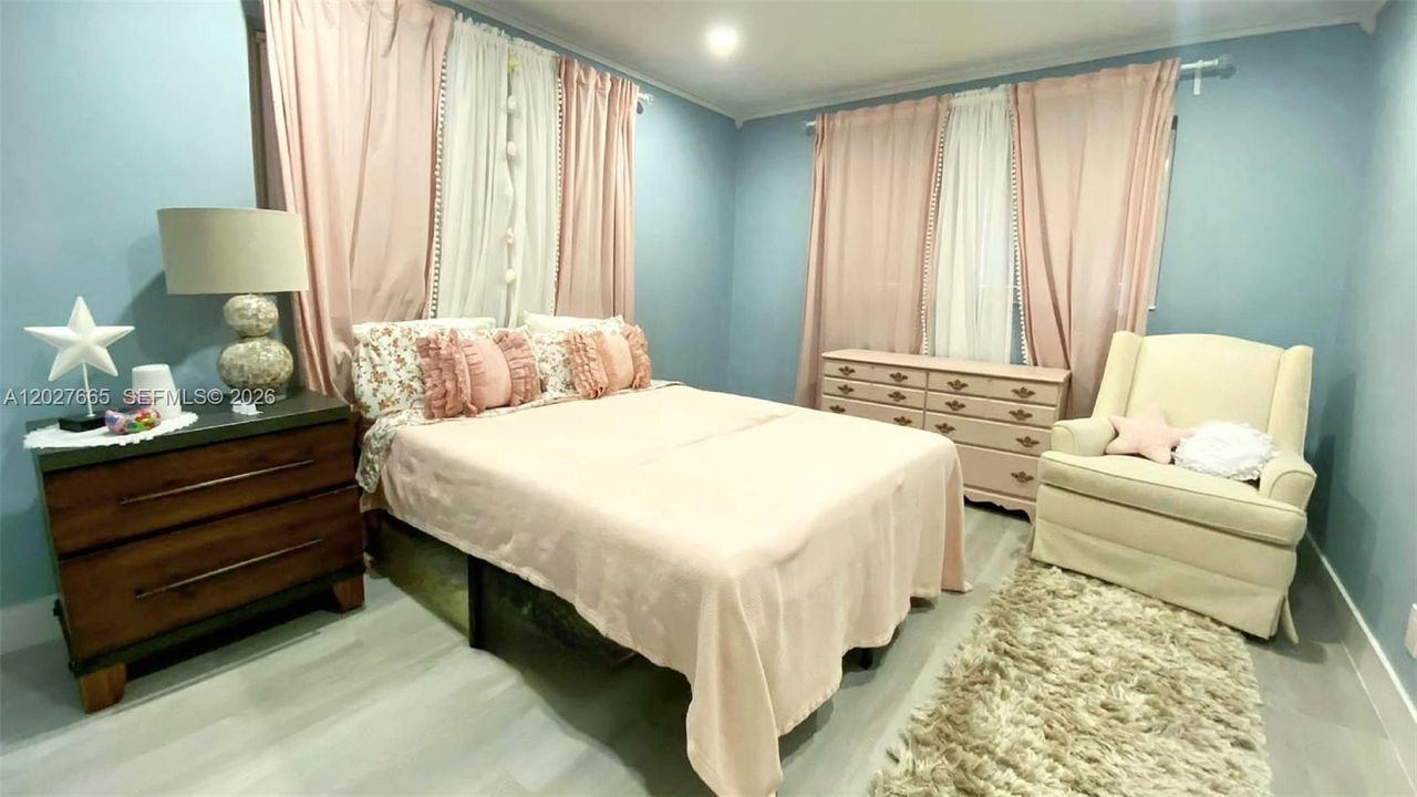 For Rent: $5,200 (3 beds, 3 baths, 1779 Square Feet)