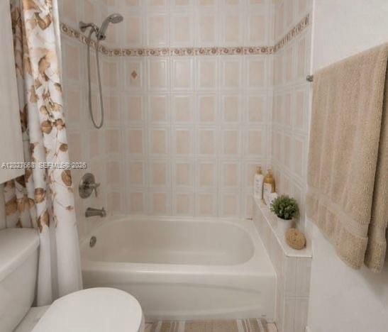 For Rent: $2,800 (3 beds, 2 baths, 953 Square Feet)