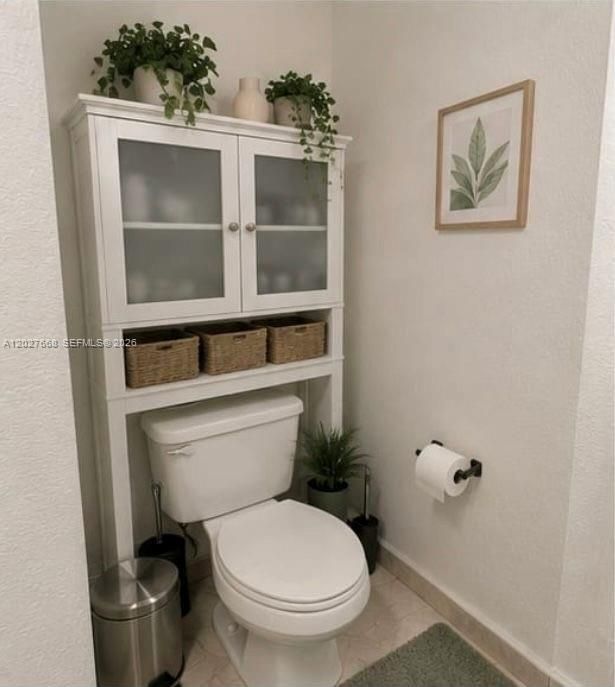 For Rent: $2,800 (3 beds, 2 baths, 953 Square Feet)