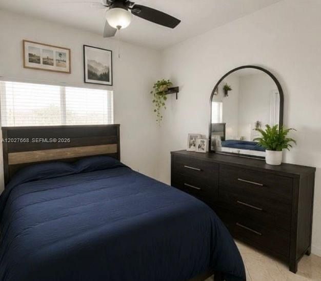 For Rent: $2,800 (3 beds, 2 baths, 953 Square Feet)