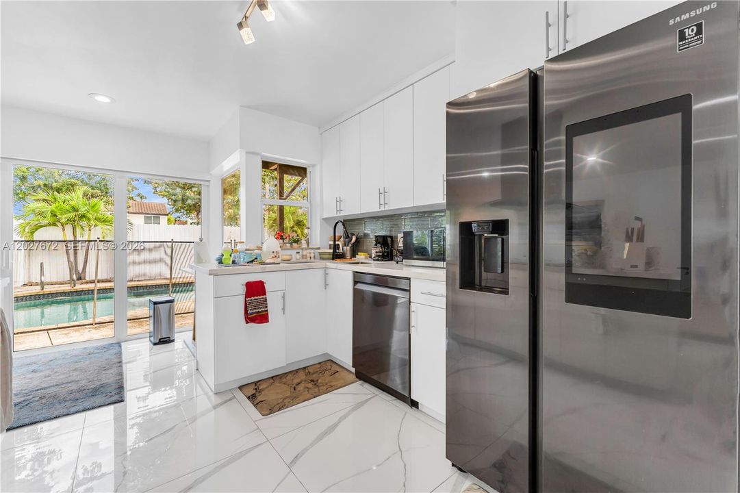 For Sale: $765,000 (4 beds, 3 baths, 1919 Square Feet)