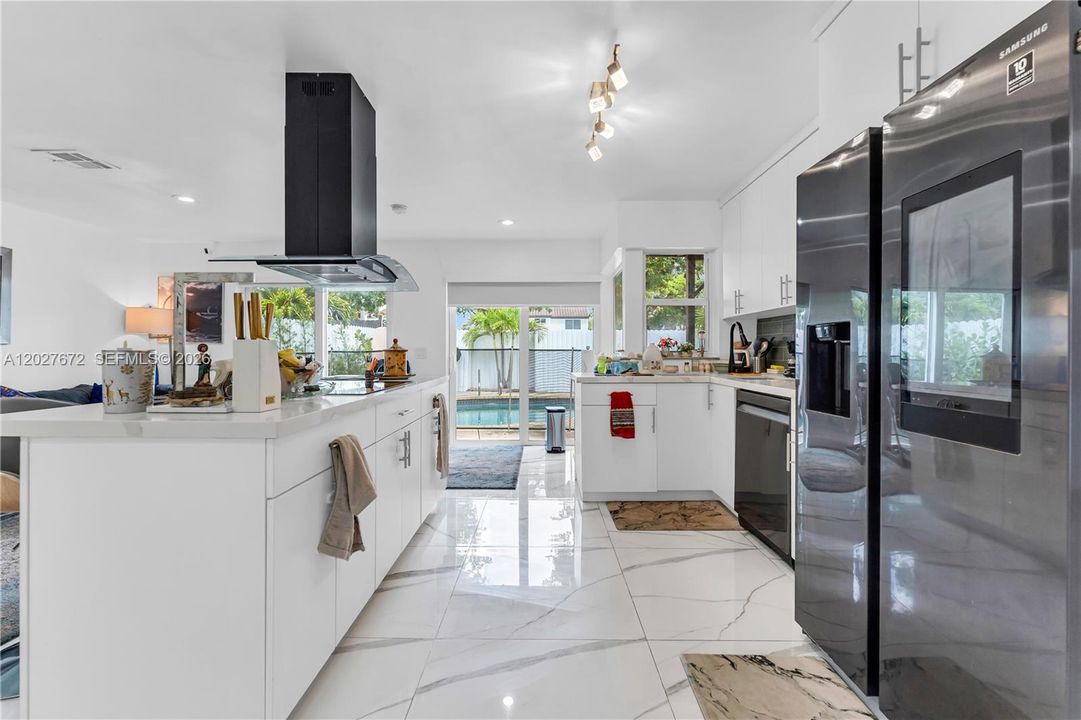 For Sale: $765,000 (4 beds, 3 baths, 1919 Square Feet)