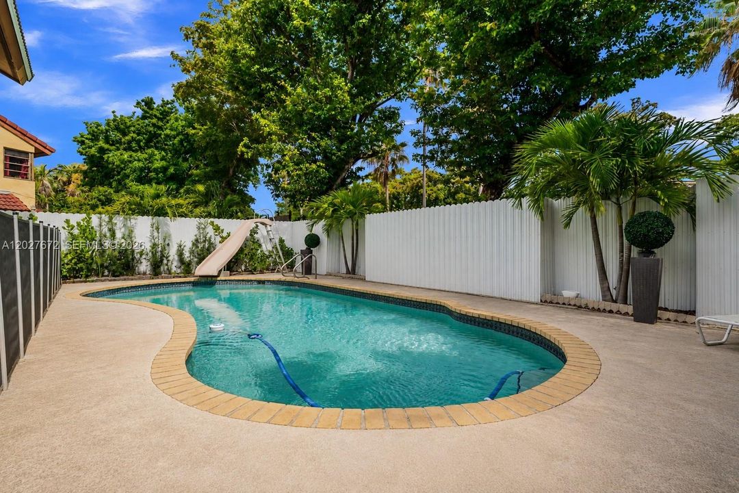 For Sale: $765,000 (4 beds, 3 baths, 1919 Square Feet)