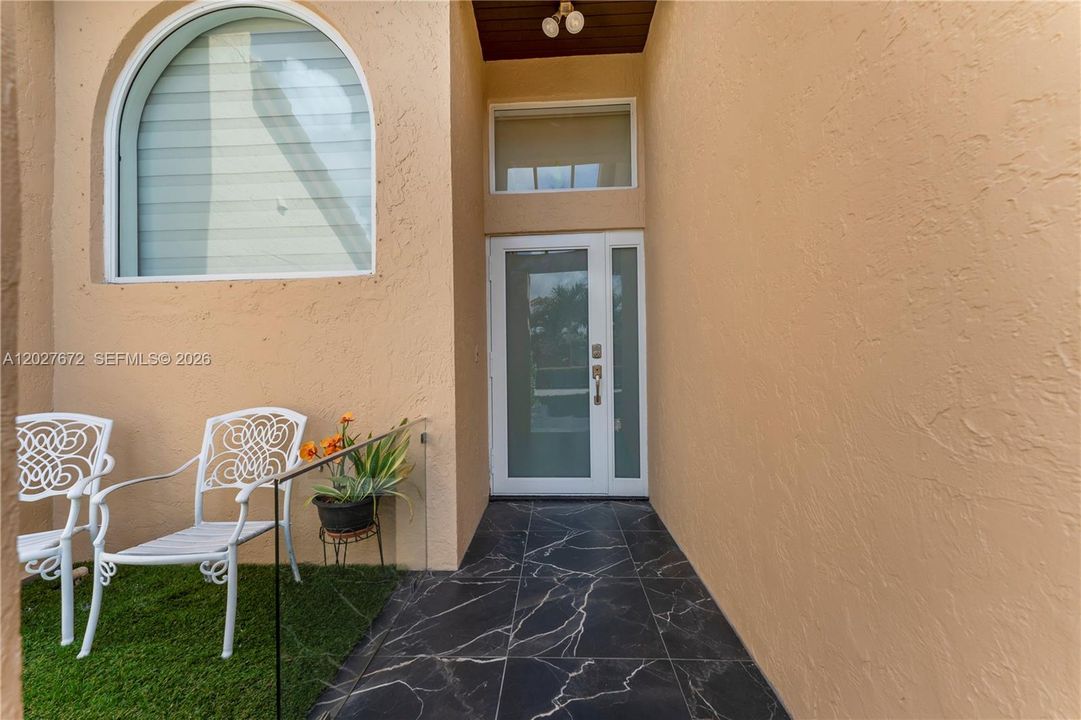 For Sale: $765,000 (4 beds, 3 baths, 1919 Square Feet)