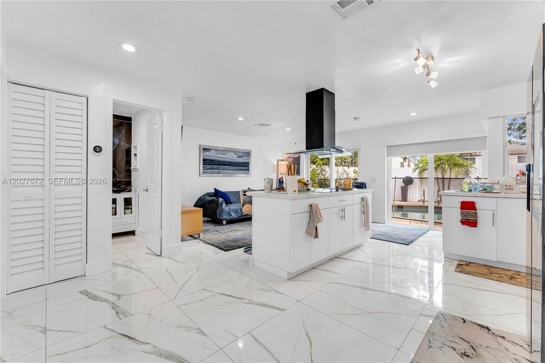 For Sale: $765,000 (4 beds, 3 baths, 1919 Square Feet)