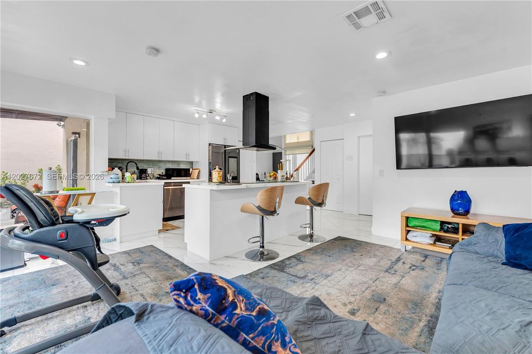 For Sale: $765,000 (4 beds, 3 baths, 1919 Square Feet)