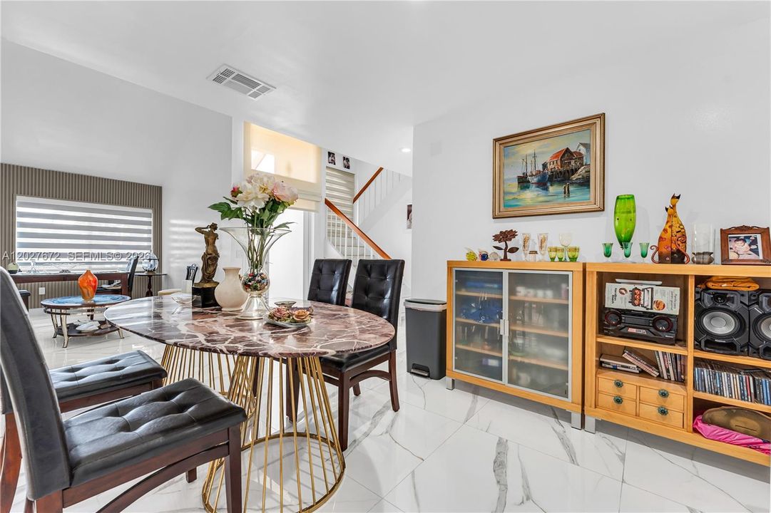 For Sale: $765,000 (4 beds, 3 baths, 1919 Square Feet)