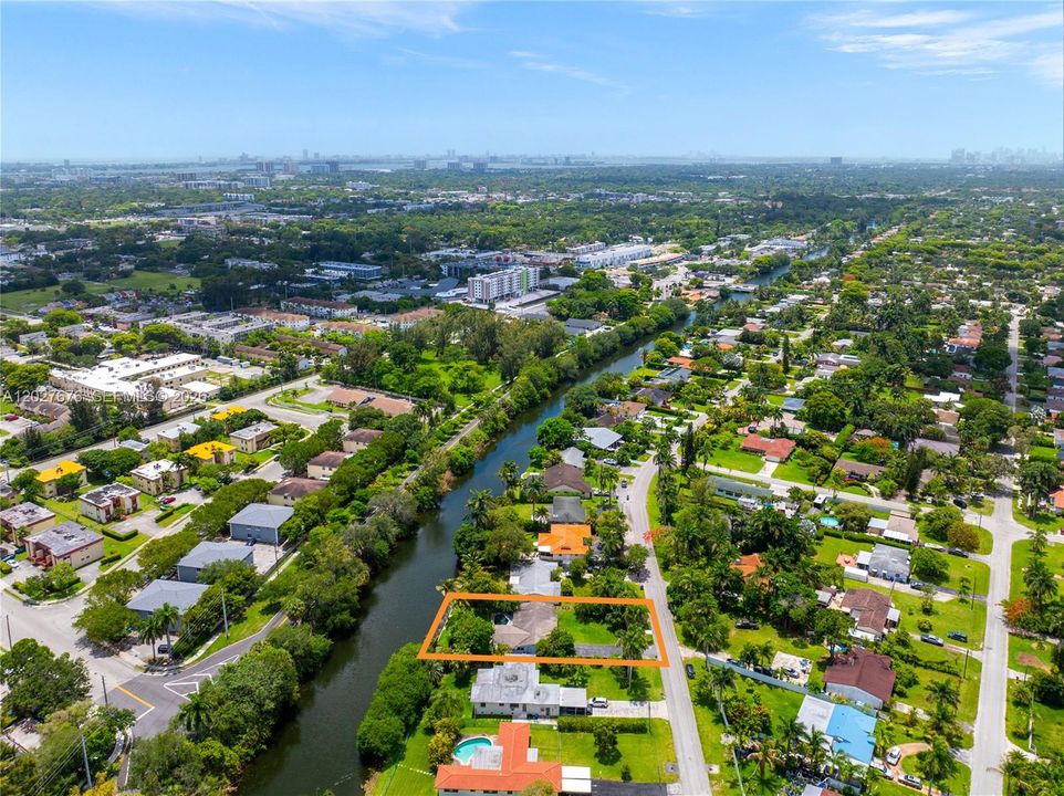 На продажу: $950,000 (3 спален, 2 ванн, 1722 Квадратных фут)