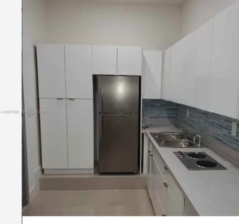 For Rent: $1,600 (1 beds, 1 baths, 2061 Square Feet)