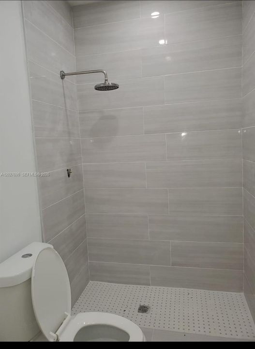 For Rent: $1,600 (1 beds, 1 baths, 2061 Square Feet)