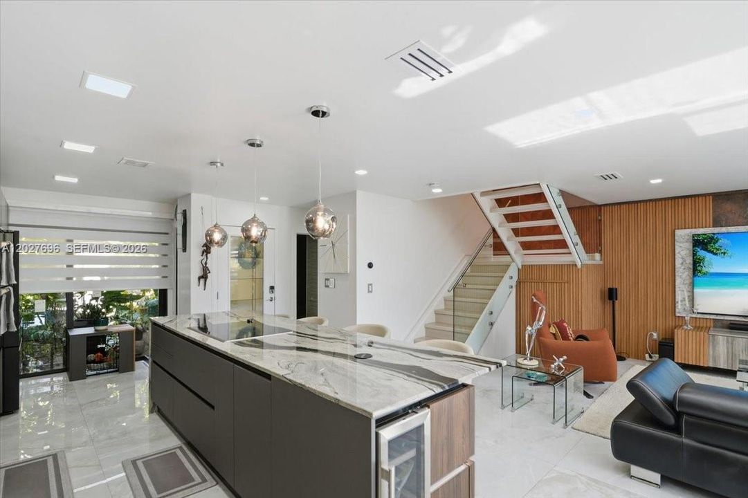 For Sale: $719,000 (3 beds, 2 baths, 1712 Square Feet)