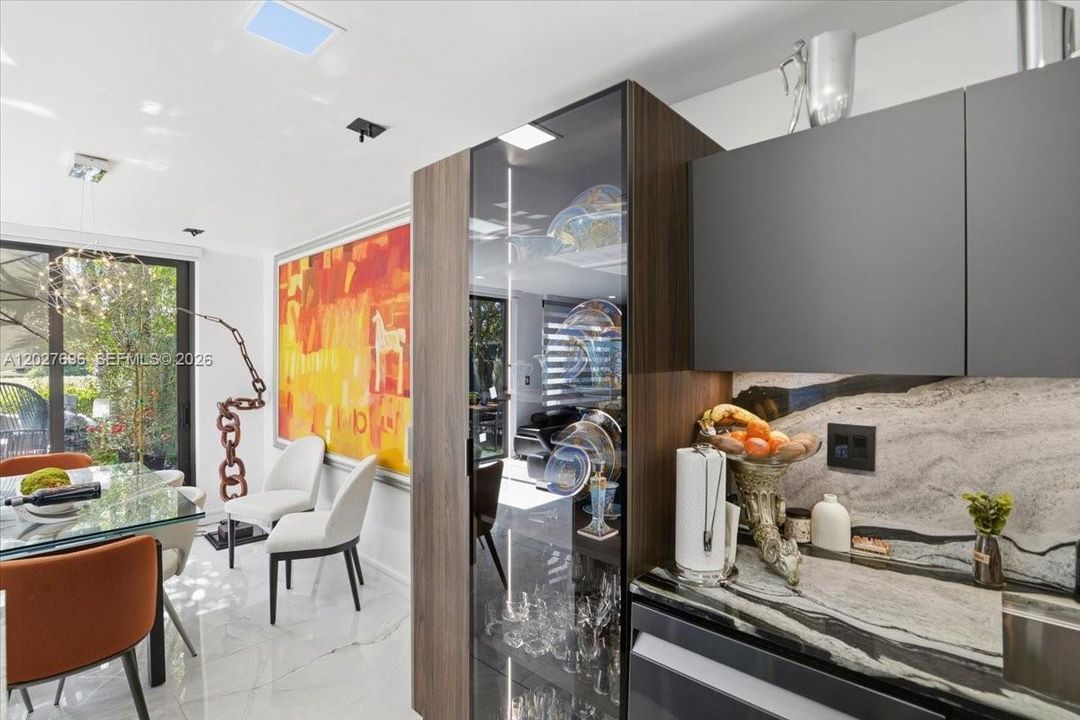 For Sale: $719,000 (3 beds, 2 baths, 1712 Square Feet)
