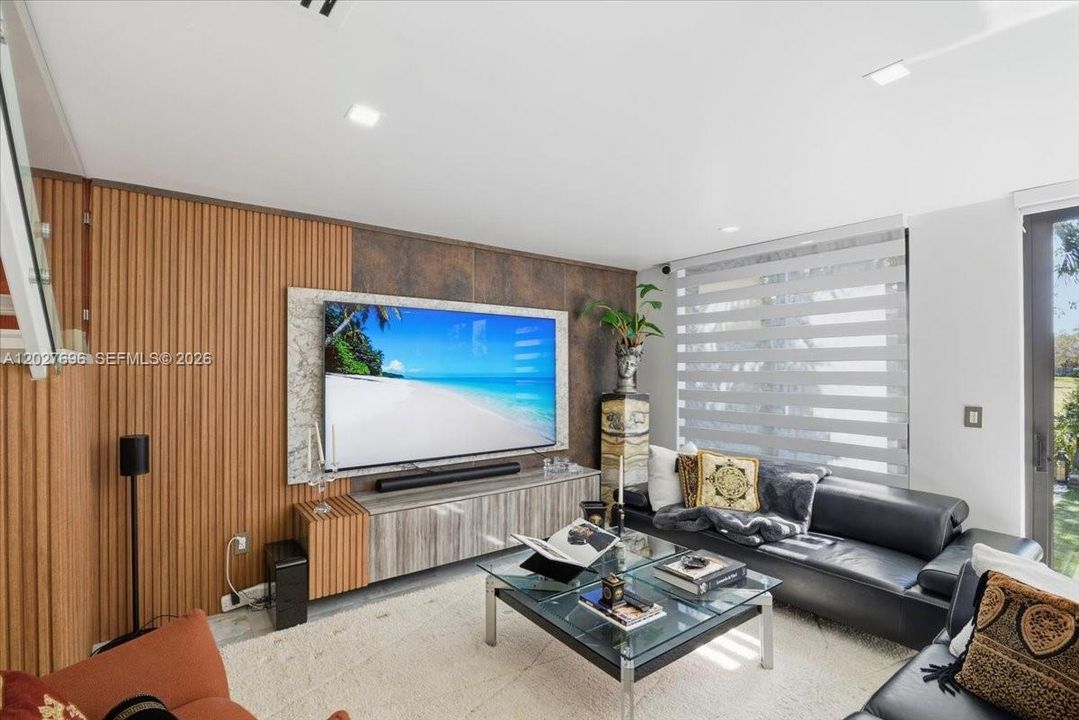 For Sale: $719,000 (3 beds, 2 baths, 1712 Square Feet)